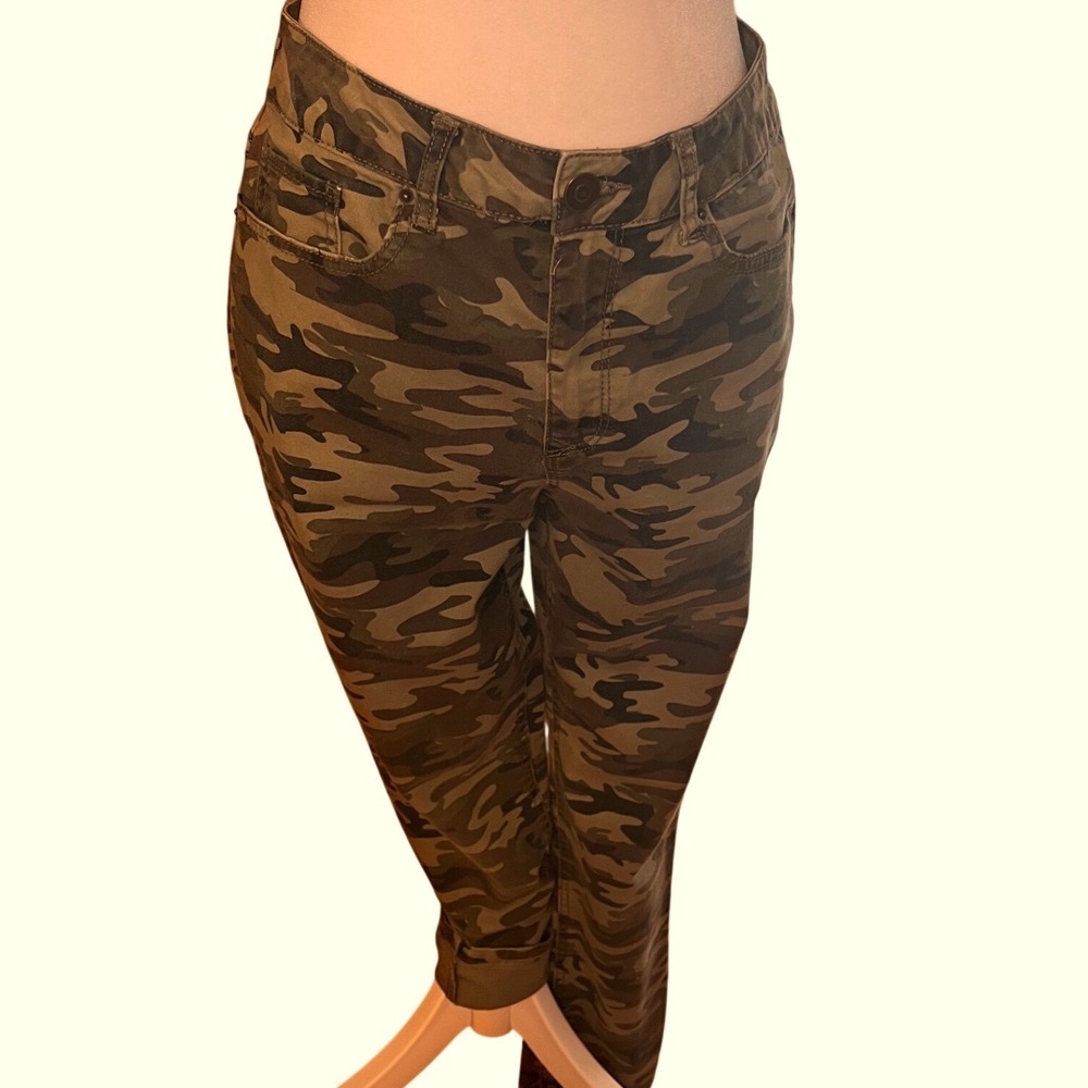 No Boundaries Womens High Rise Skinny Camouflage Pants Green Brown Size 11 NWOT